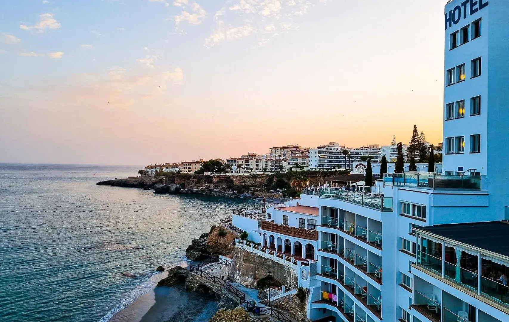 Modern Apartment With Best Location Parador, Nerja Spain