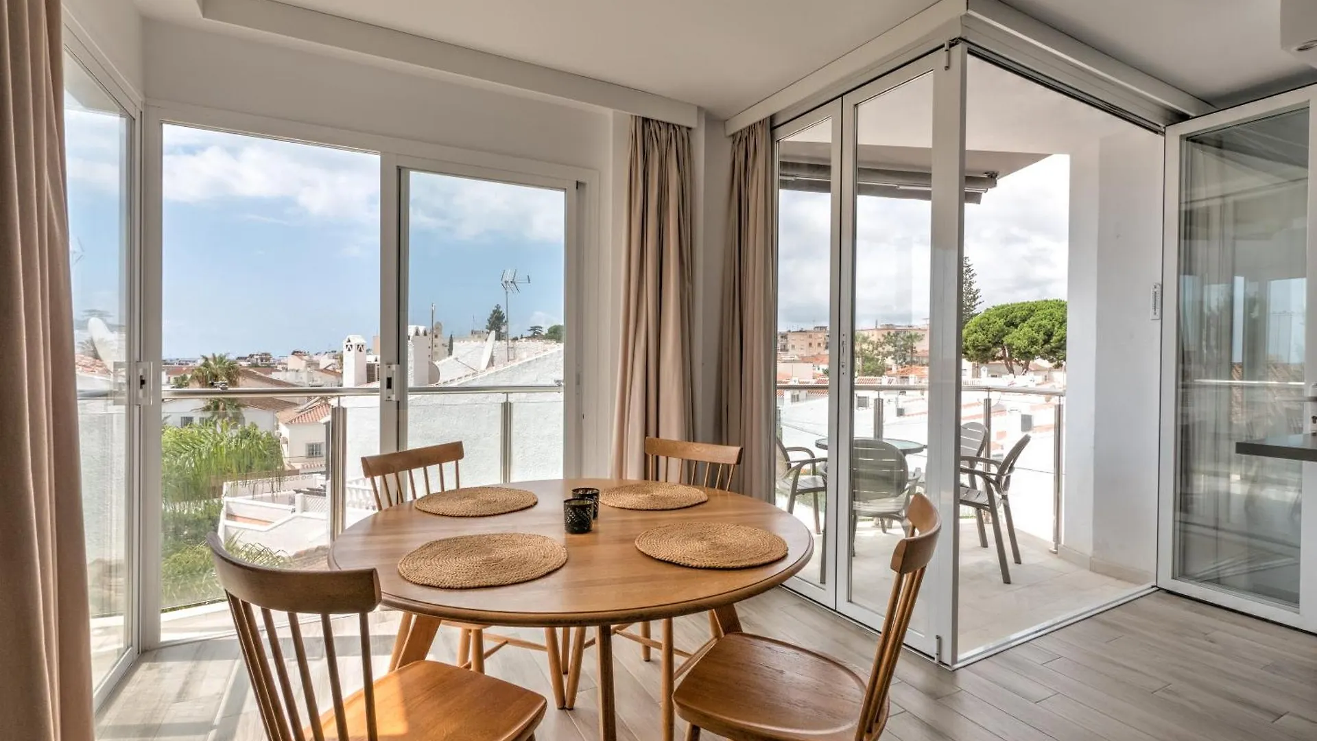 Modern Apartment With Best Location Parador, Nerja