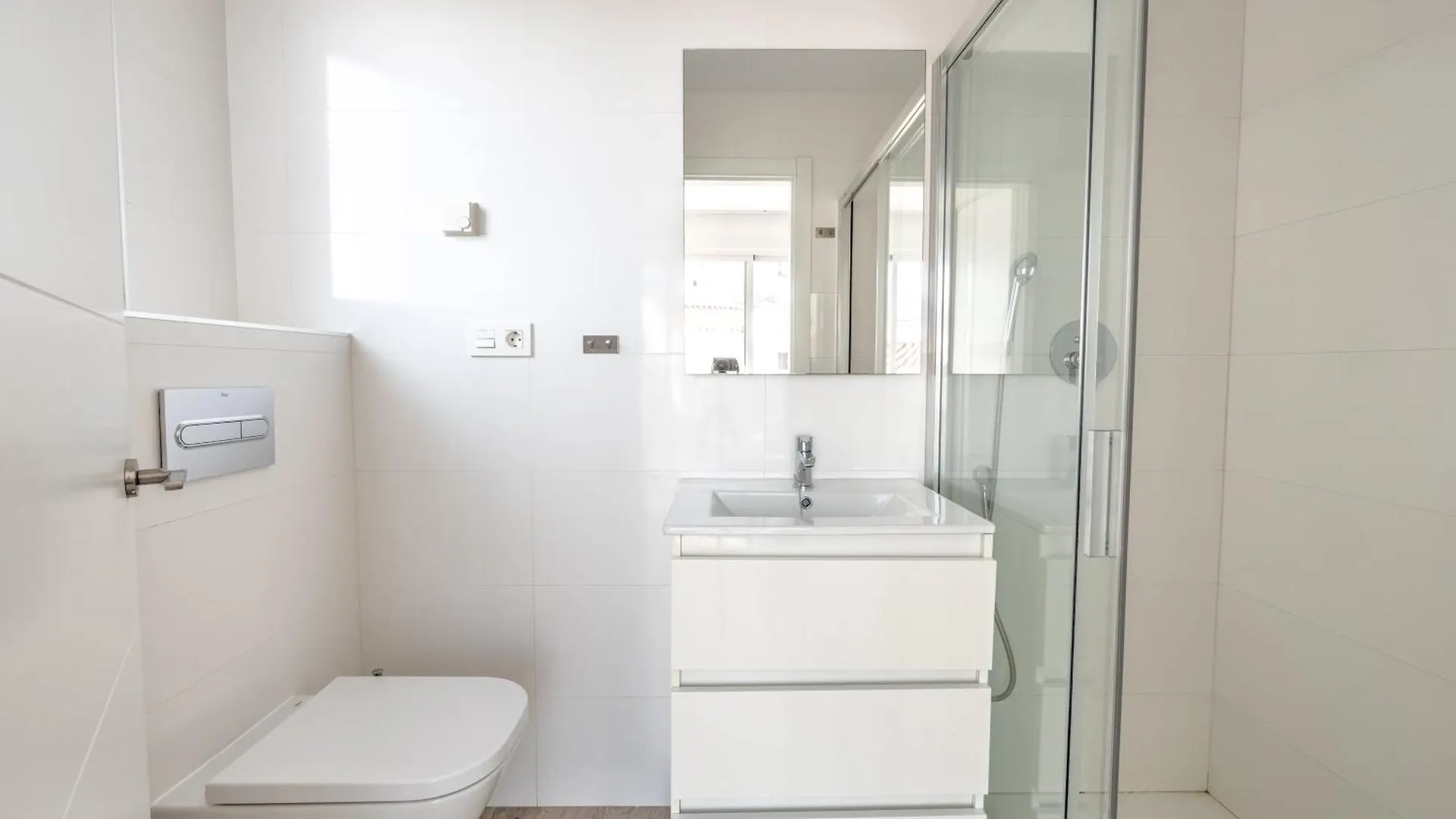 Modern Apartment With Best Location Parador, Nerja