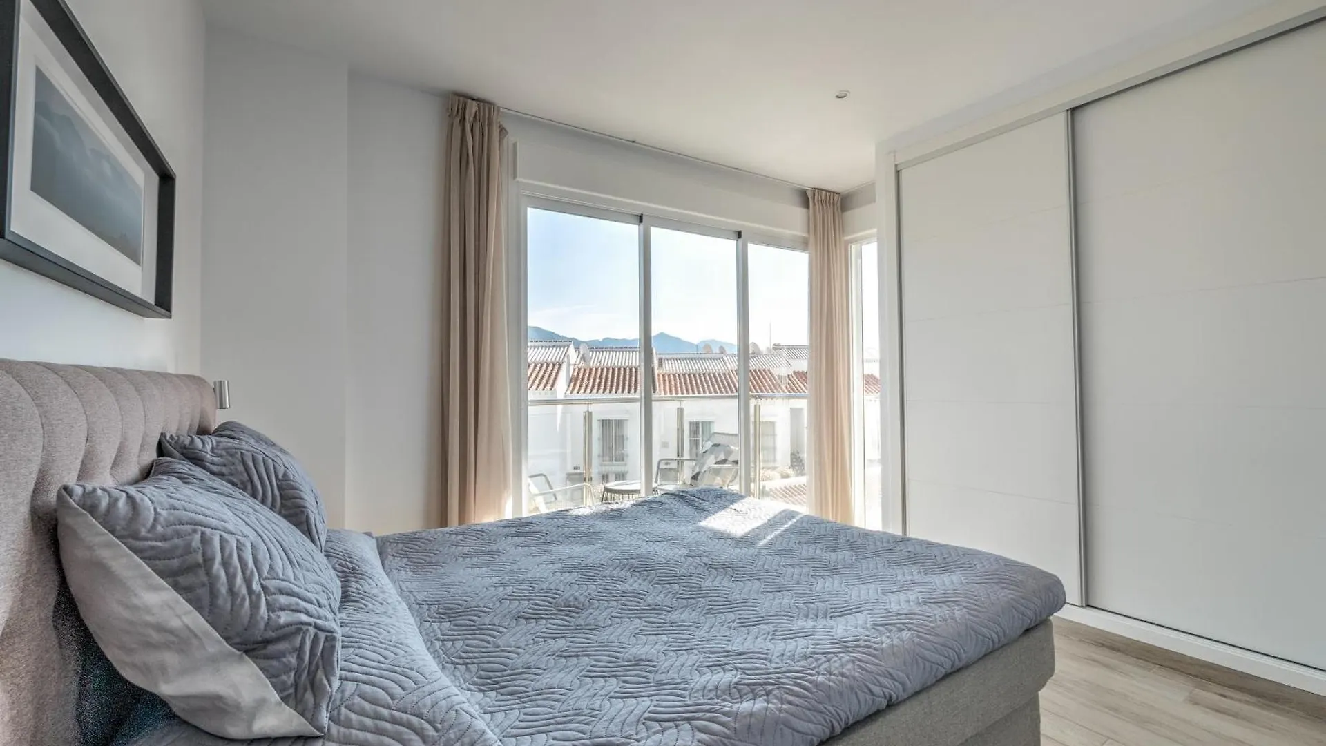 Modern Apartment With Best Location Parador, Nerja