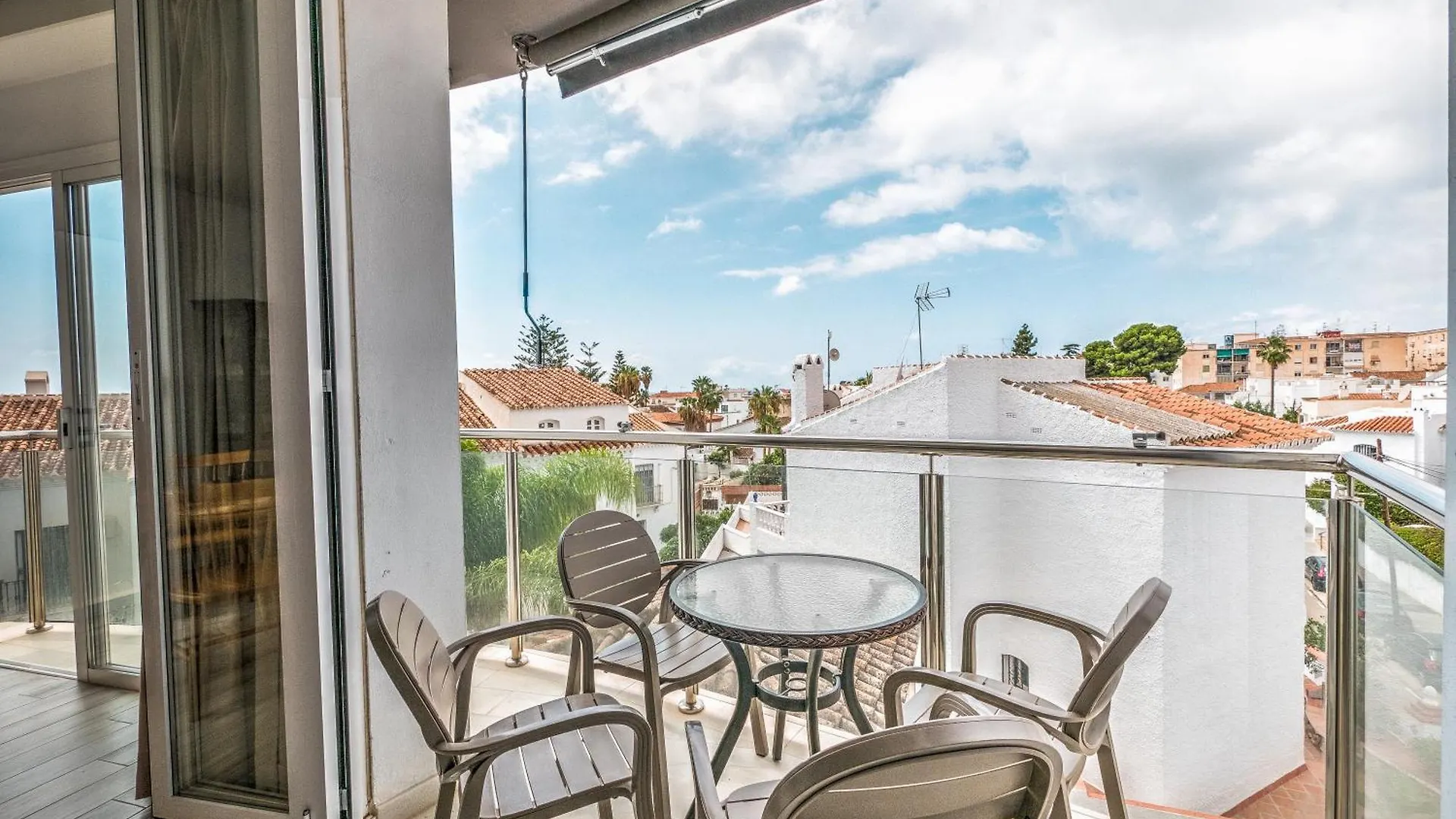 Modern Apartment With Best Location Parador, Nerja