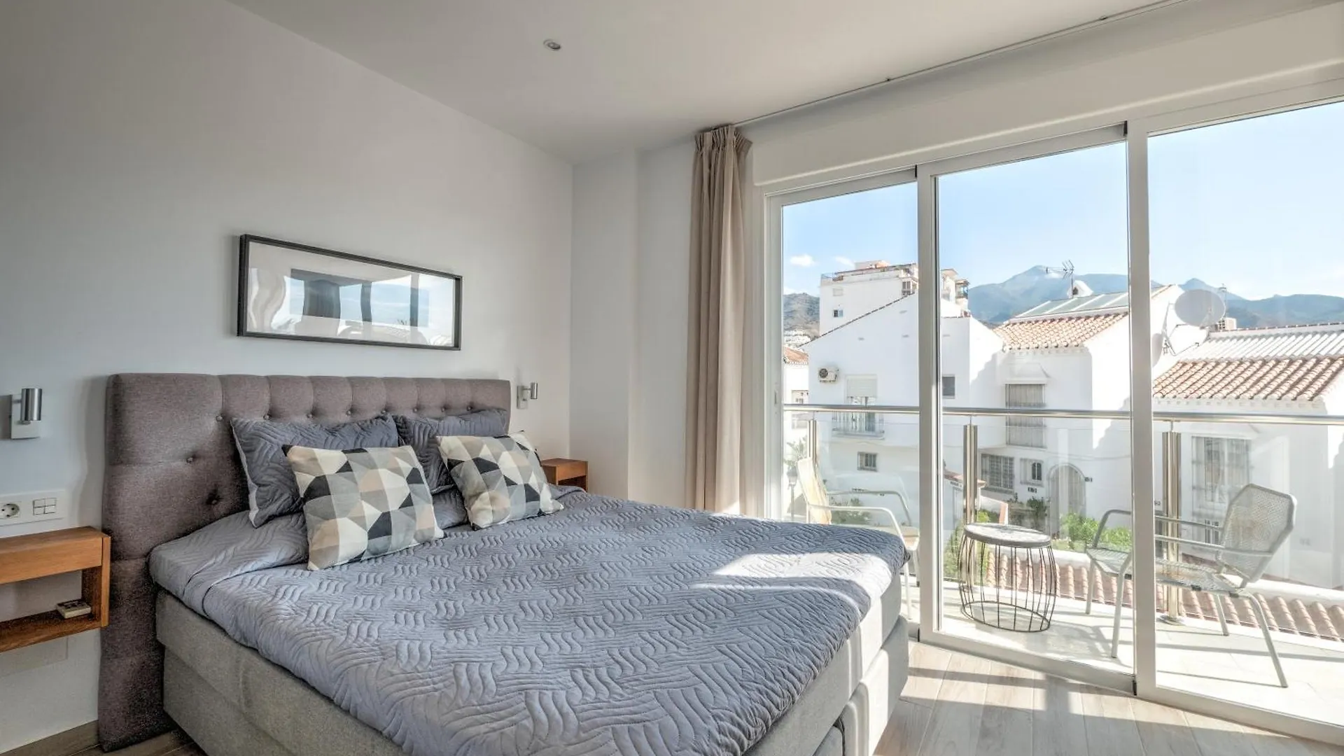 Modern Apartment With Best Location Parador, Nerja Spain