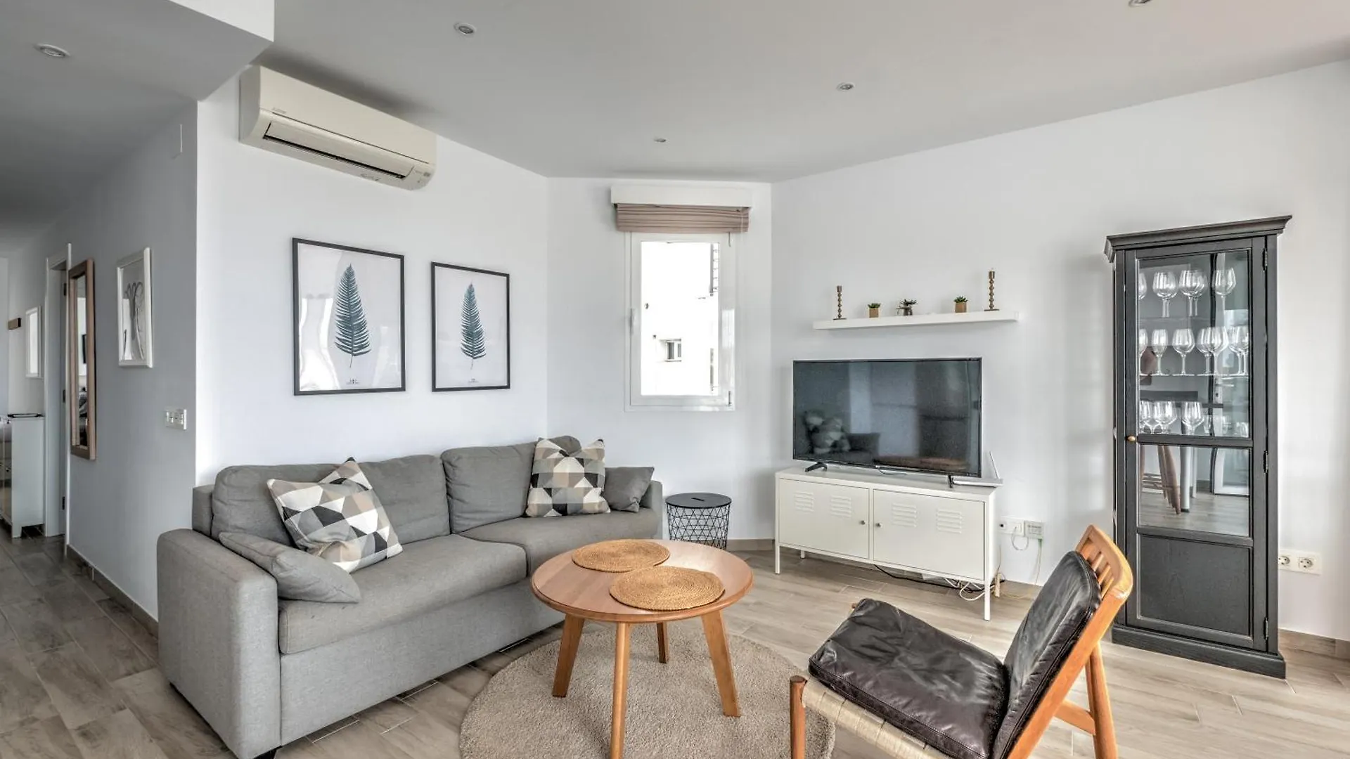 Modern Apartment With Best Location Parador, Nerja
