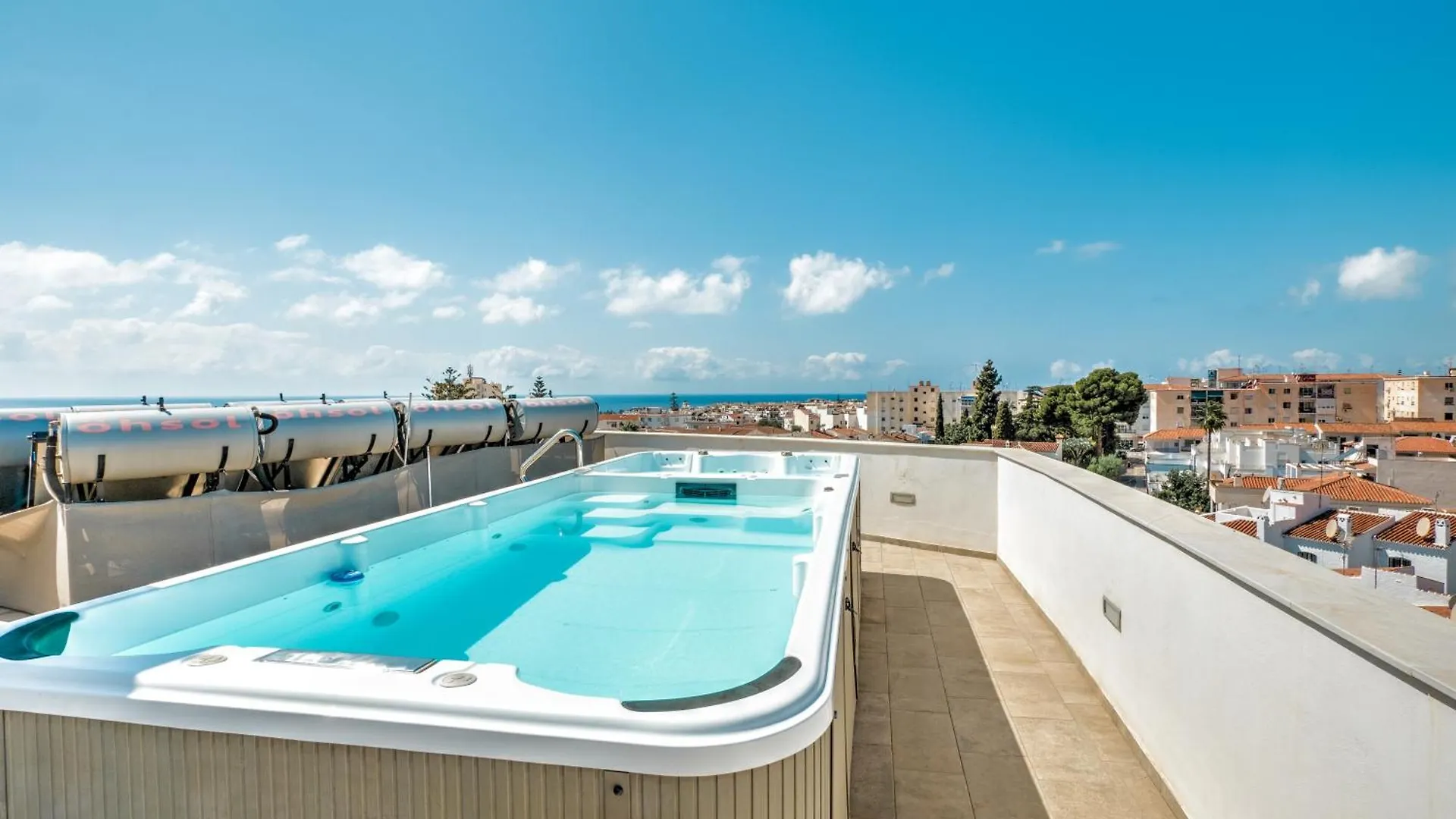 Modern Apartment With Best Location Parador, Nerja