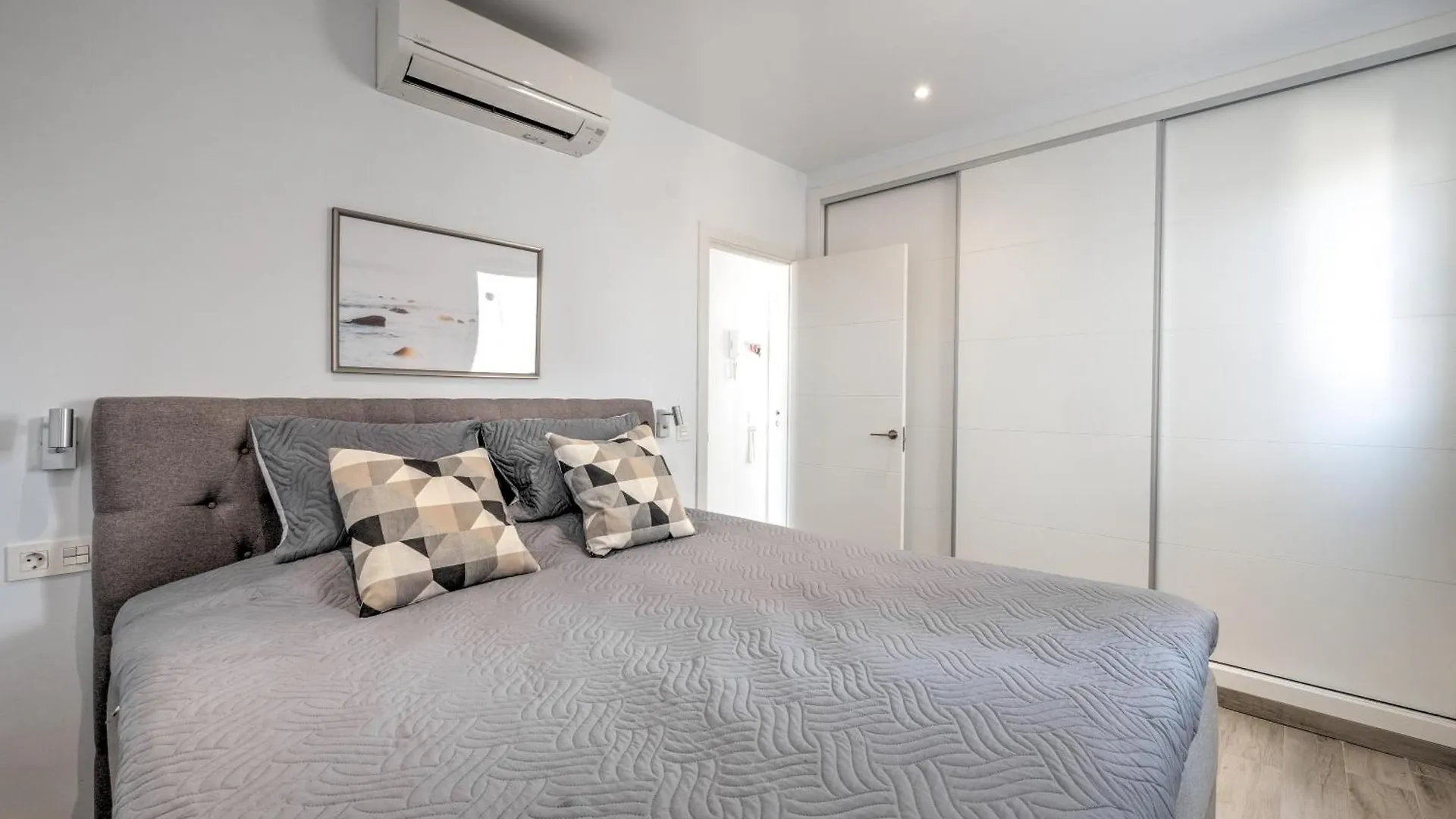 Modern Apartment With Best Location Parador, Nerja
